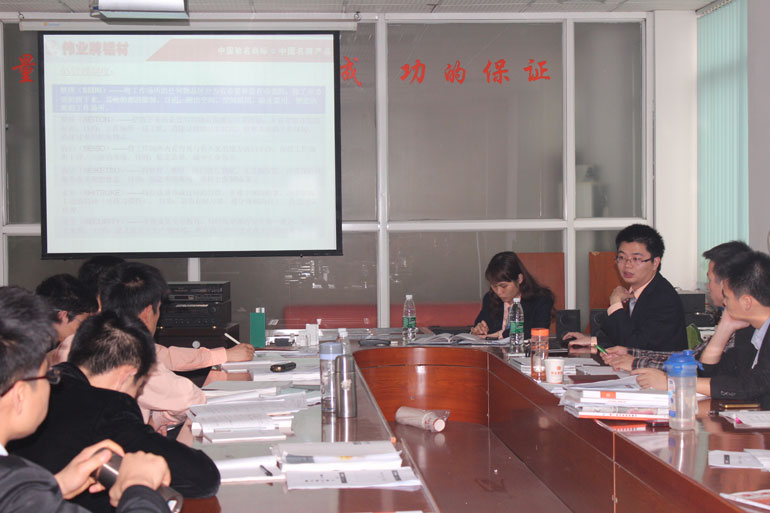 环球360铝材开展新人培训